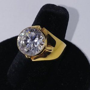 Sparkling 6.8 carat CZ Cocktail Ring size 7